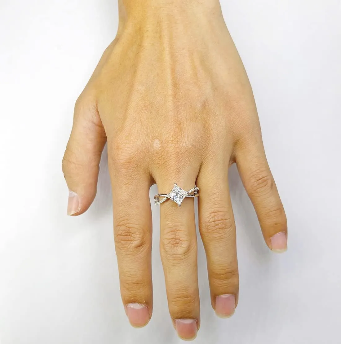 1.65 Carat (ctw) Princess Cut Moissanite Engagement Rings for Women 925 Sterling Silver Ring Women's Platinum Plated Silver Ring Twisting Moissanite Rings for Women Twisted Wedding Band