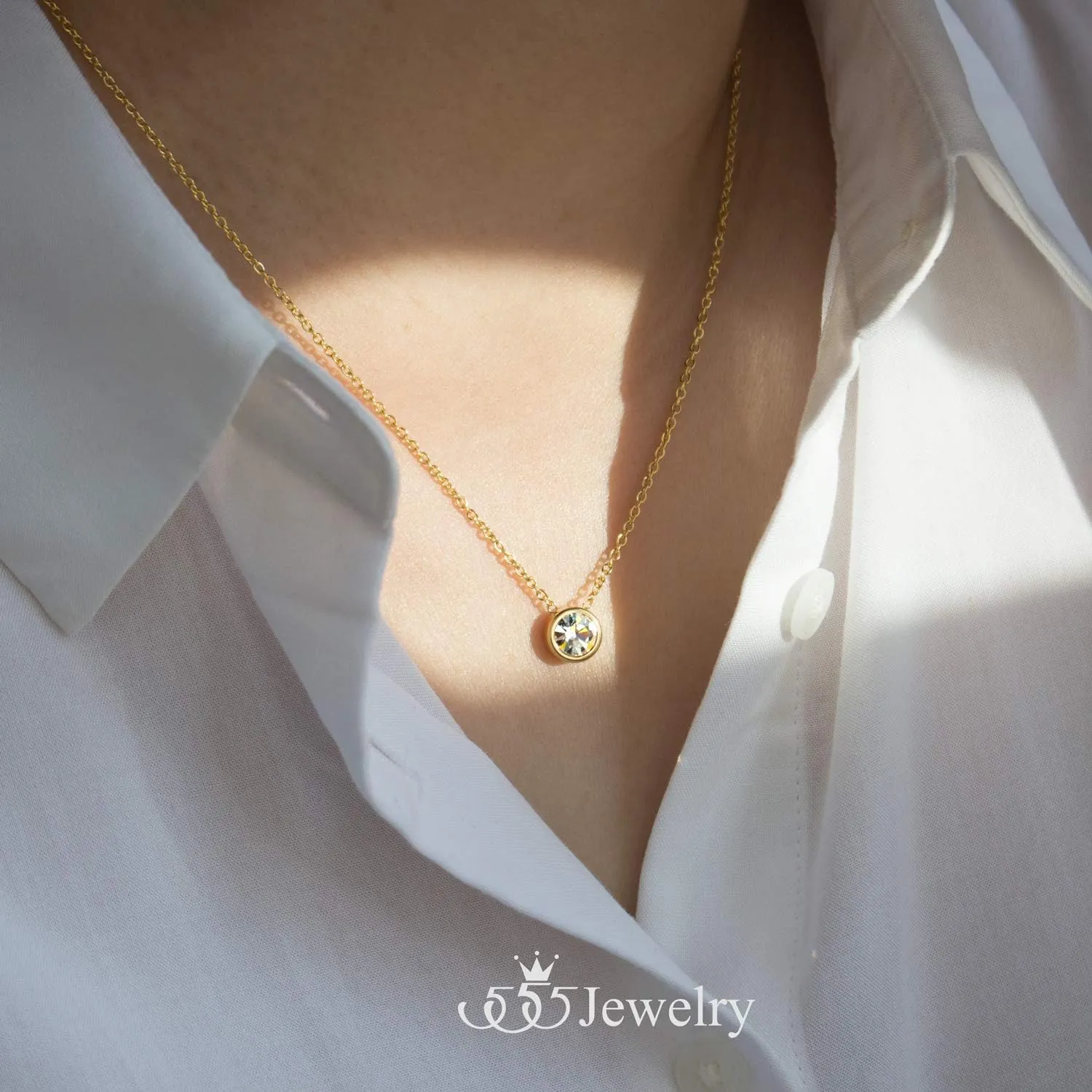 555Jewelry Stainless Steel Round CZ Solitaire Sparkly Bezel Pendant Necklace
