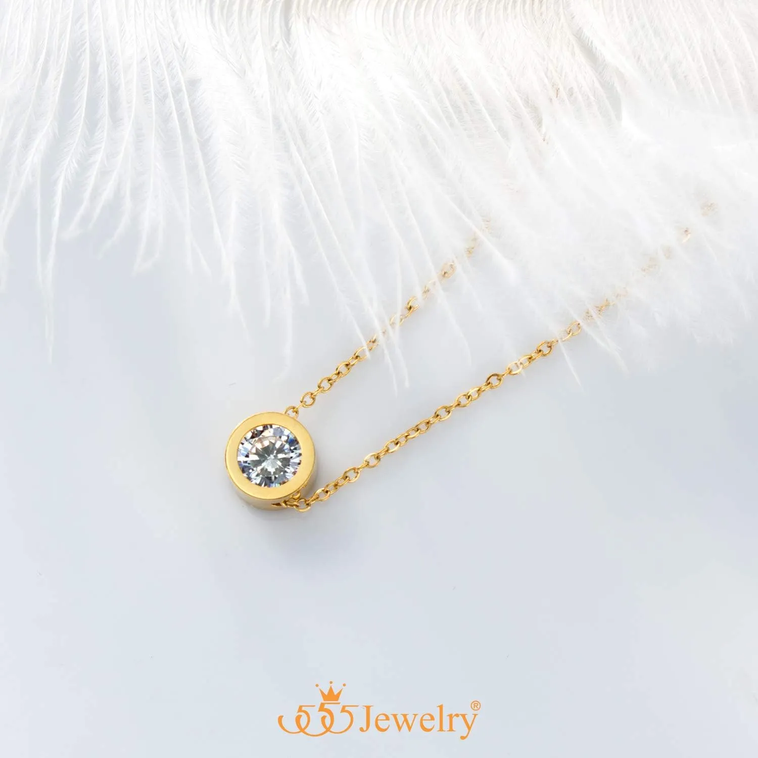 555Jewelry Stainless Steel Round CZ Solitaire Sparkly Bezel Pendant Necklace