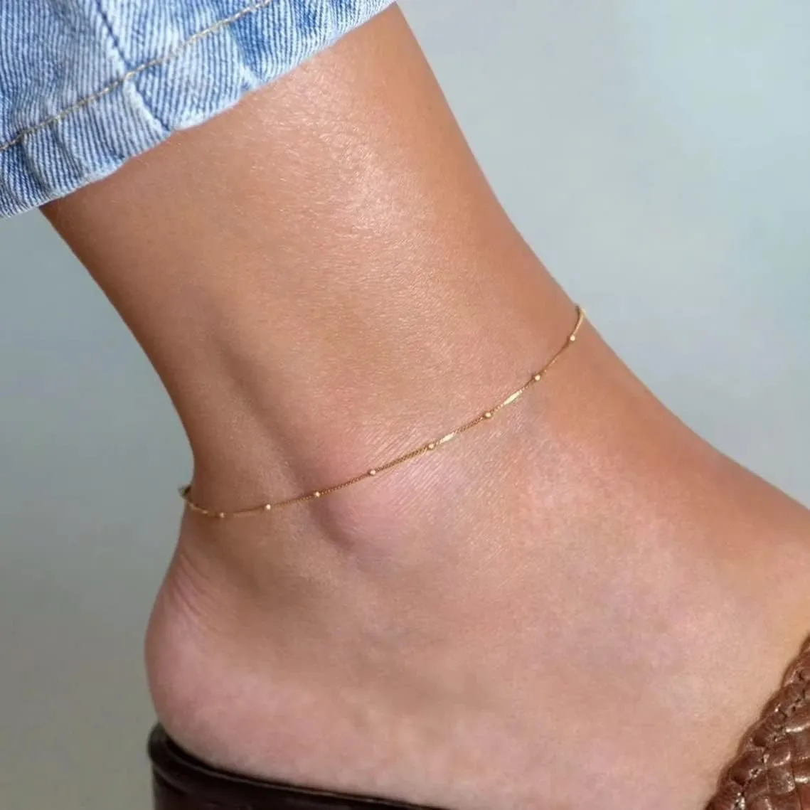 Ankle Bracelets for Women 18K Gold Plated Dainty Layering Anklets for Women Layered Twisted Rope Coin Chain Anklet Bracelets Waterproof Beach Summer Foot Jewelry