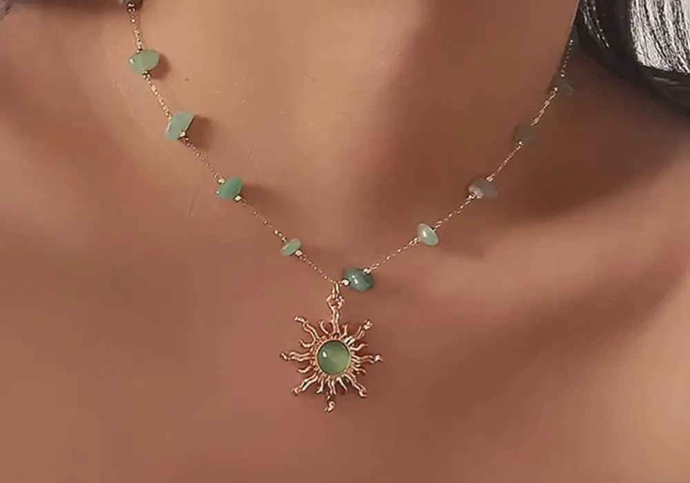 Boho Sun Necklace for Women Nature Stone Crystal Necklace Gothic Jewelry Gift for Women Prom Party Outfit Accessories