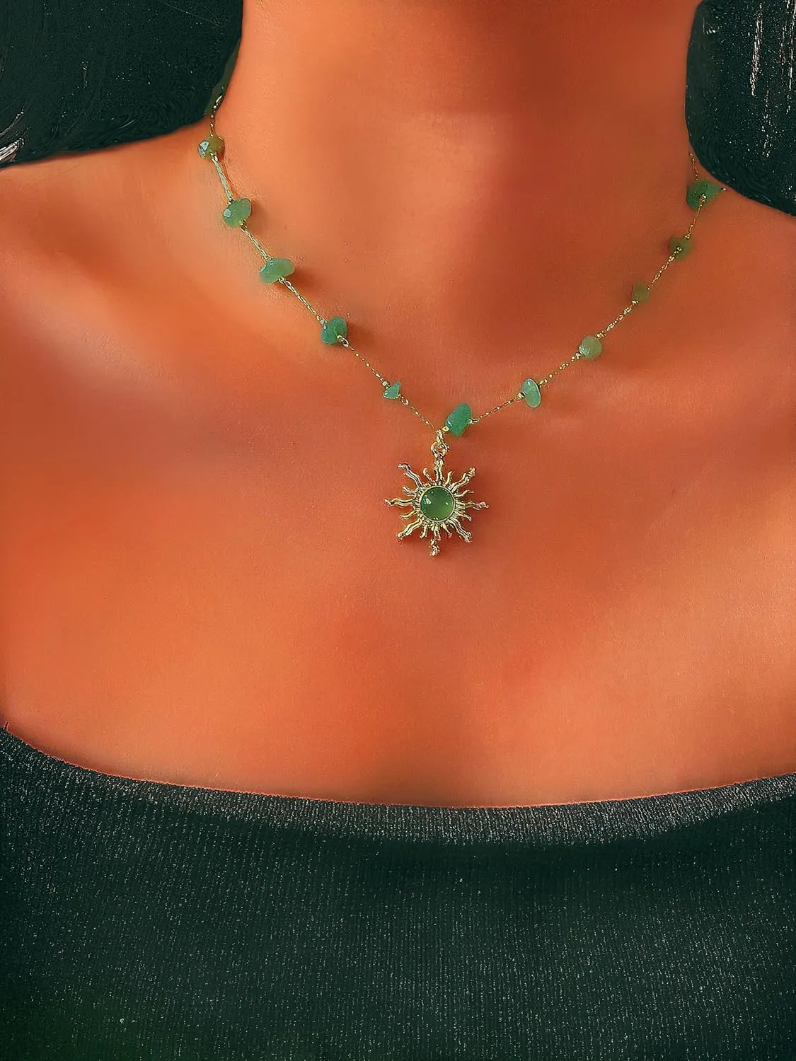 Boho Sun Necklace for Women Nature Stone Crystal Necklace Gothic Jewelry Gift for Women Prom Party Outfit Accessories