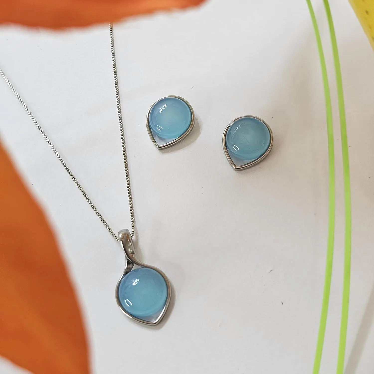 Brazilian Designed Gold Plated Earrings and Necklace with gemstones - Comfy Hypoallergenic Statement Jewelry set for Women 3/4 inch (1,8 cm) made in Brazil