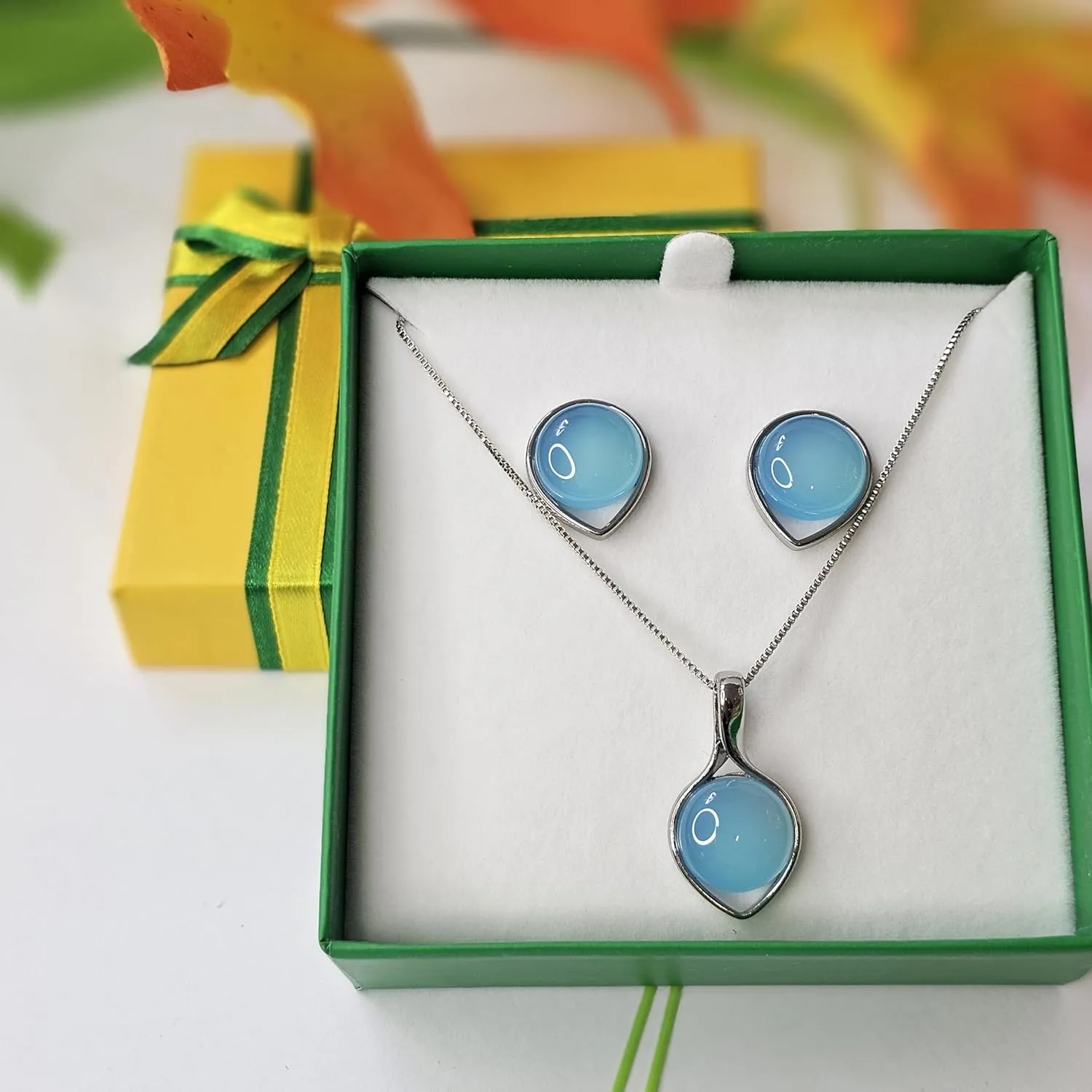 Brazilian Designed Gold Plated Earrings and Necklace with gemstones - Comfy Hypoallergenic Statement Jewelry set for Women 3/4 inch (1,8 cm) made in Brazil
