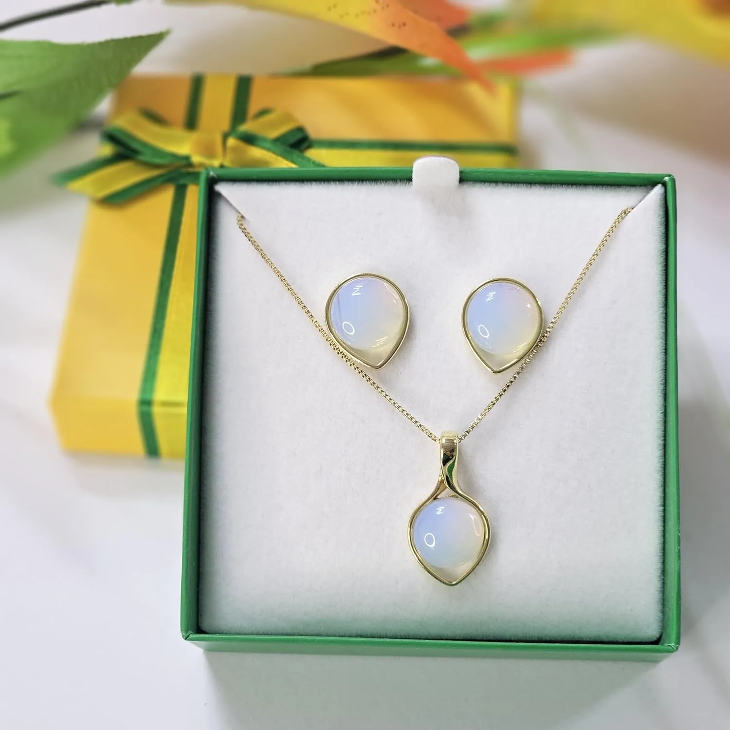 Brazilian Designed Gold Plated Earrings and Necklace with gemstones - Comfy Hypoallergenic Statement Jewelry set for Women 3/4 inch (1,8 cm) made in Brazil