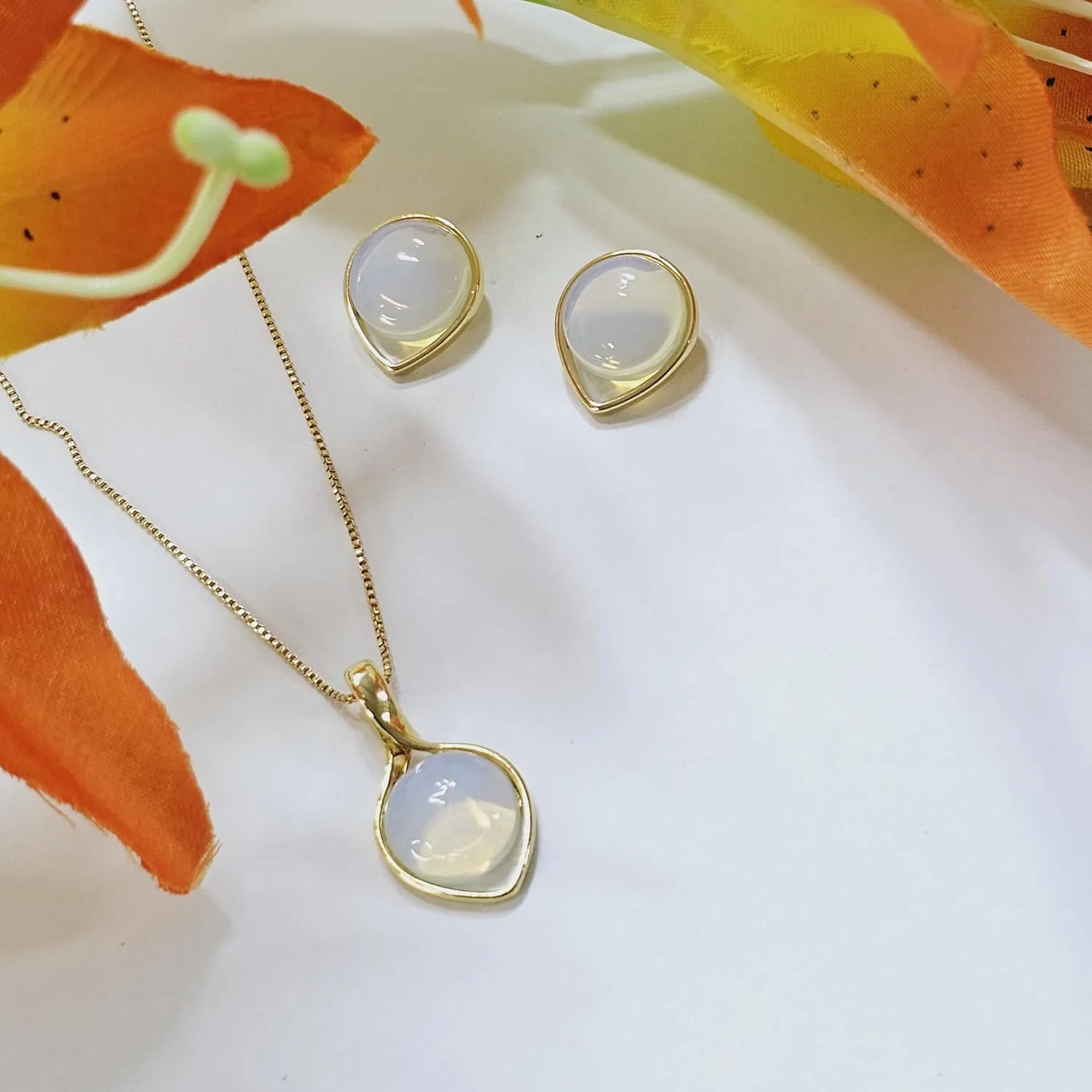 Brazilian Designed Gold Plated Earrings and Necklace with gemstones - Comfy Hypoallergenic Statement Jewelry set for Women 3/4 inch (1,8 cm) made in Brazil