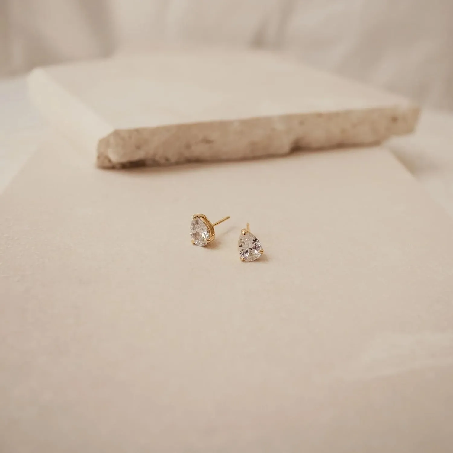 CAITLYNMINIMALIST 18K Gold Plated Sterling Silver CZ Diamond Classic Dainty Bridal Wedding Stud Earrings for Women
