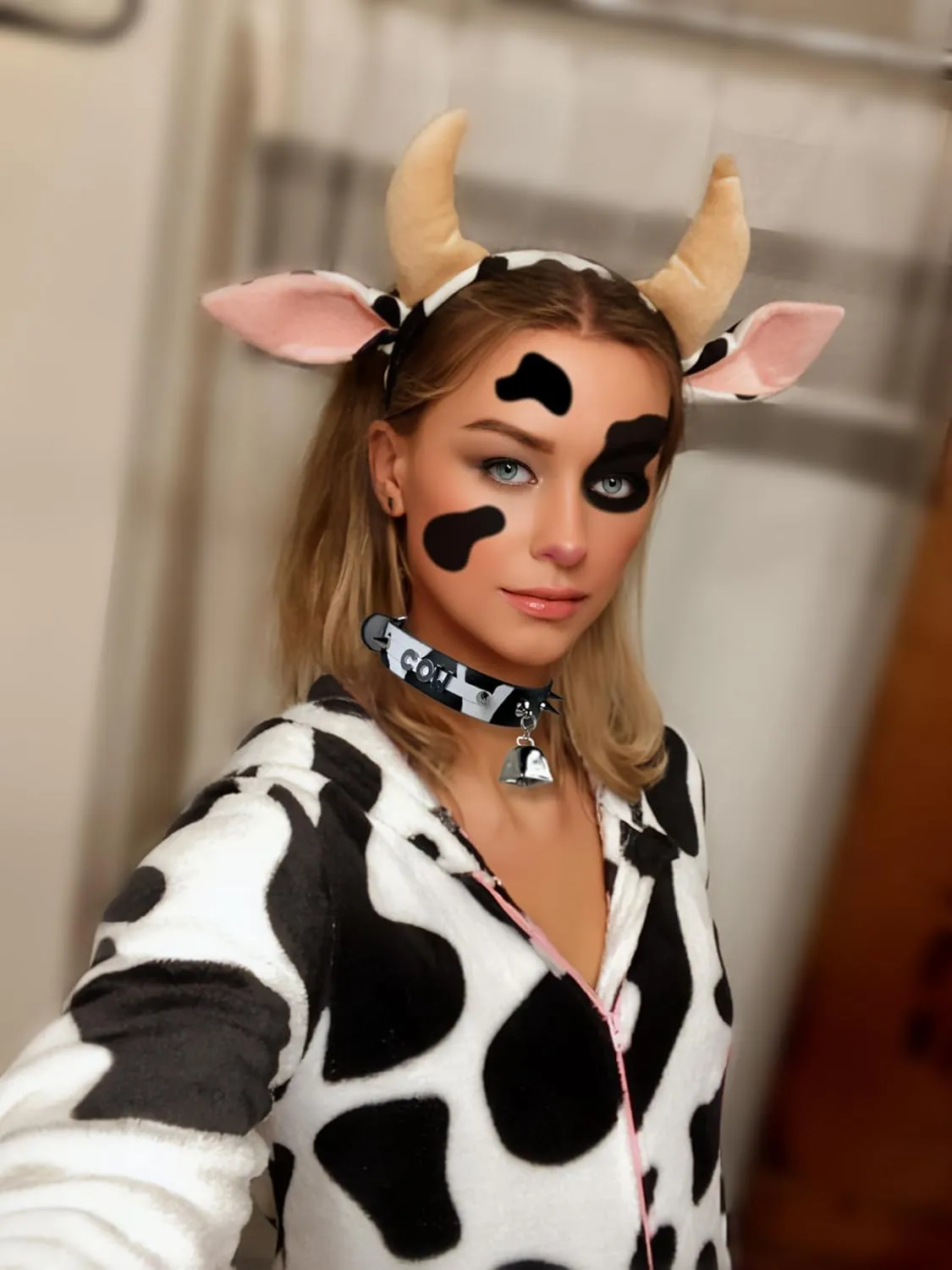 Classic Cow Print Bell Choker Collar Necklace for Women| Punk Gothic Letter Leather Spiked Rock Collar Jewelry Cow Cosplay Choker