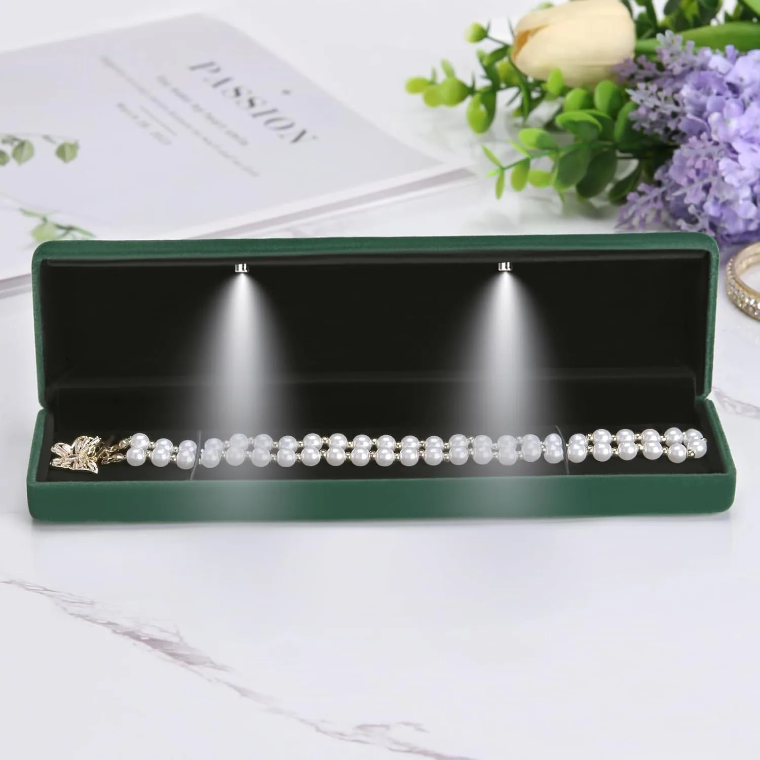 Classic Metal Glossy Jewelry Necklace Long Chain Gift Box with LED Light, Velvet Jewelry Pendant Storage Display Case for Proposal Engagement Wedding Anniversary Birthday Ceremony (Green)