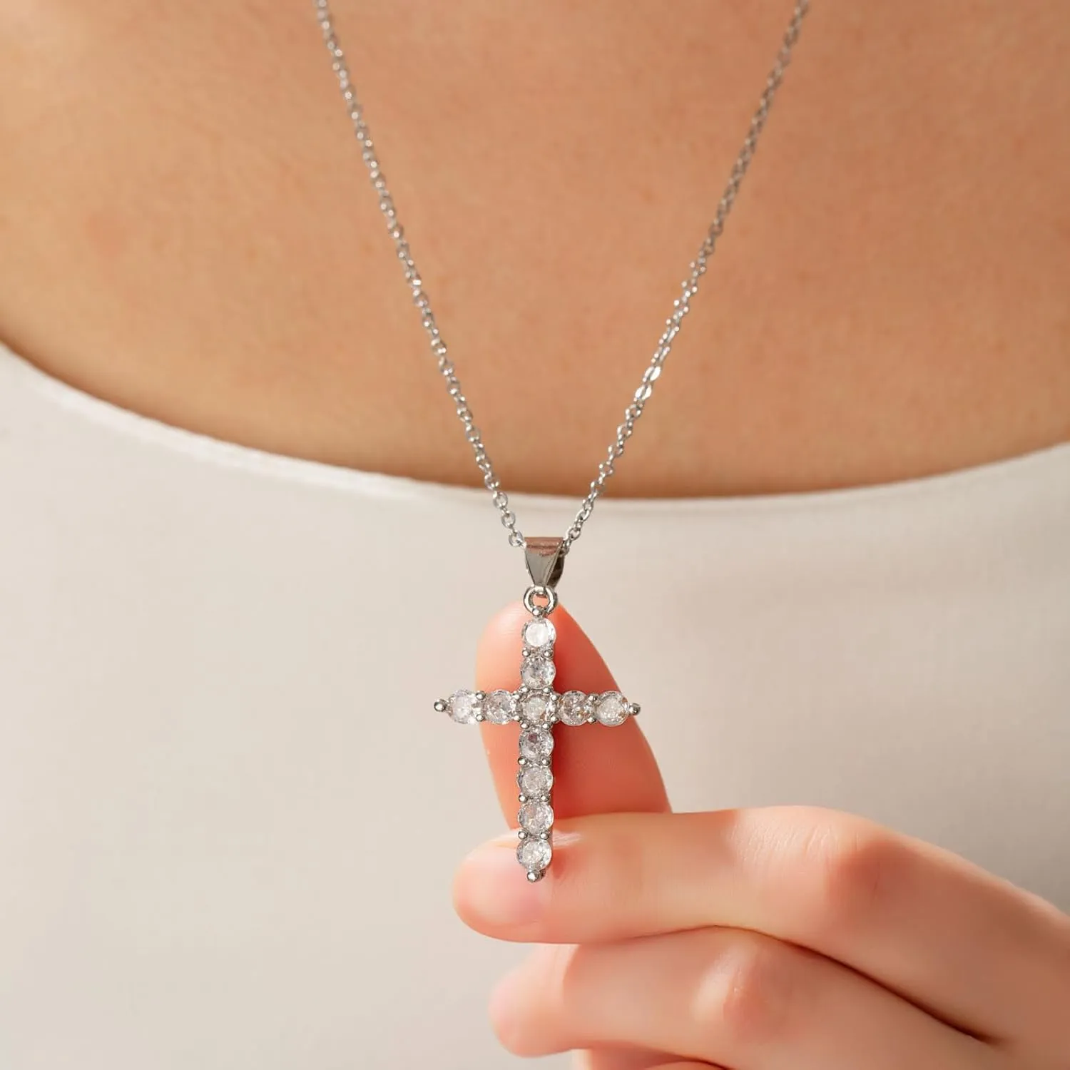 Cross Necklace for Women,Cubic Zirconia Cross Faith Pendant Necklaces Copper Simple Jewelry Gift for Wife Girlfriend Mom(Gold/Silver)