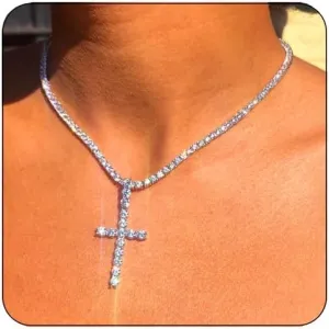 Cross Necklace for Women,Cubic Zirconia Cross Pendant Necklace Fashion sparkling Rhinestone Cross Necklace Bridal Jewelry