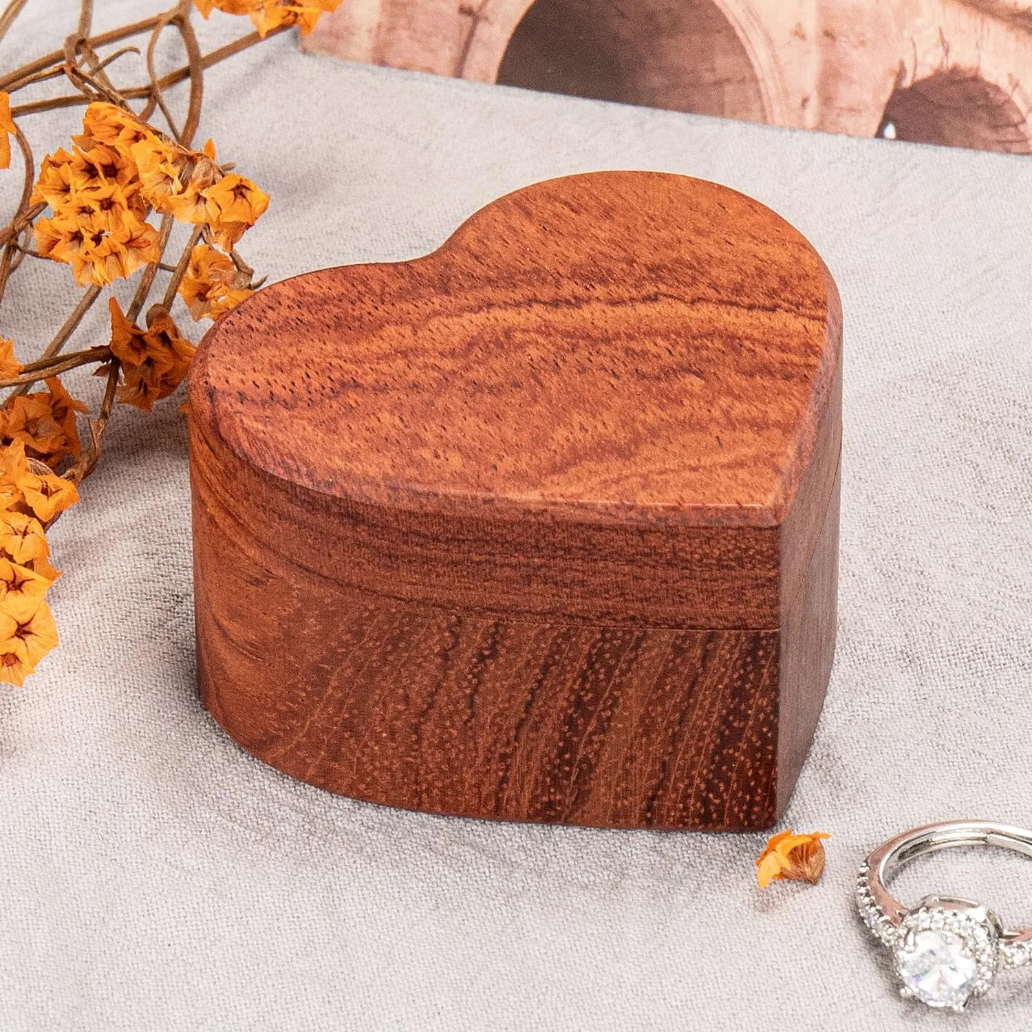 Engagement Proposal Ring Box Slim Wooden Heart Shaped Ring Case Ring Bearer Box Ring Holder for Wedding Ceremony, Commemoration Day, Birthday Gift, Jewelry Store, Collection & Display