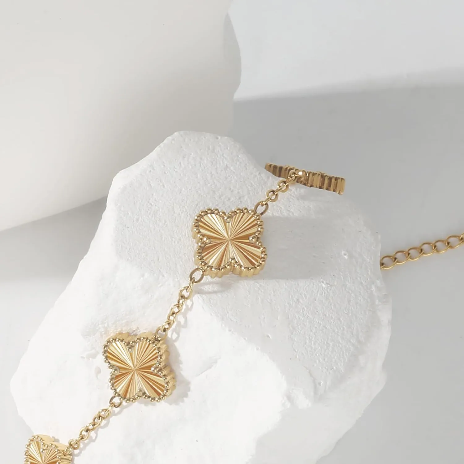 for 18K Gold Plated Clover Bracelet Set for Women Fashion Simple Four Leaf Lucky Flower Bracelets Jewelry Gifts for Women Mom Sister Besties Grandmother wife Her