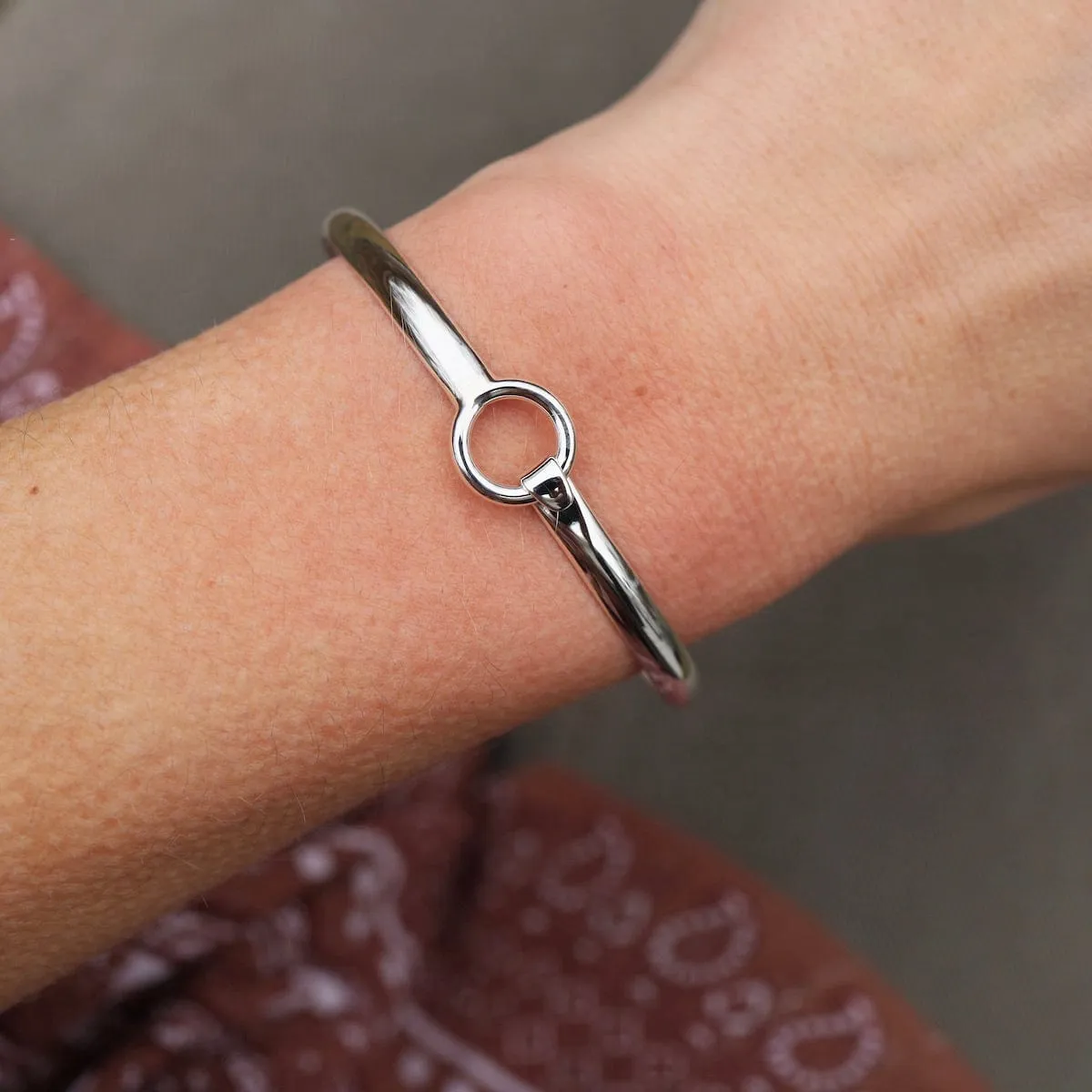 Front Latching  Bangle with Circle