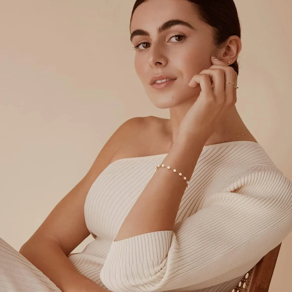 LOYATA Chain Bracelet Gold Link 14K Gold Plated Dainty Pearl Bracelet Simple Jewelry Gift for Women
