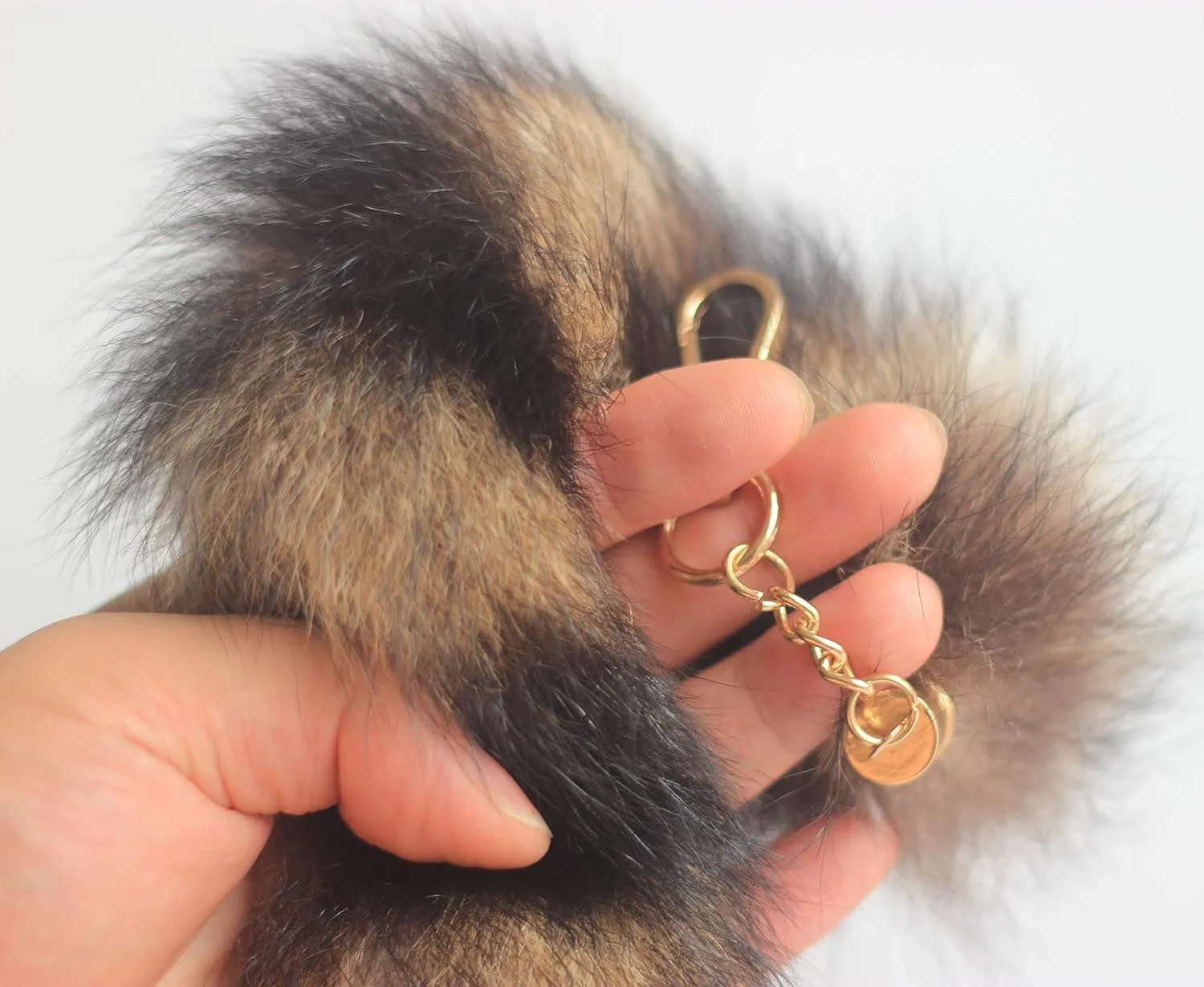 Luxe Fox Fur Tail Keychain - Fashion Accessory with Gold Clasp