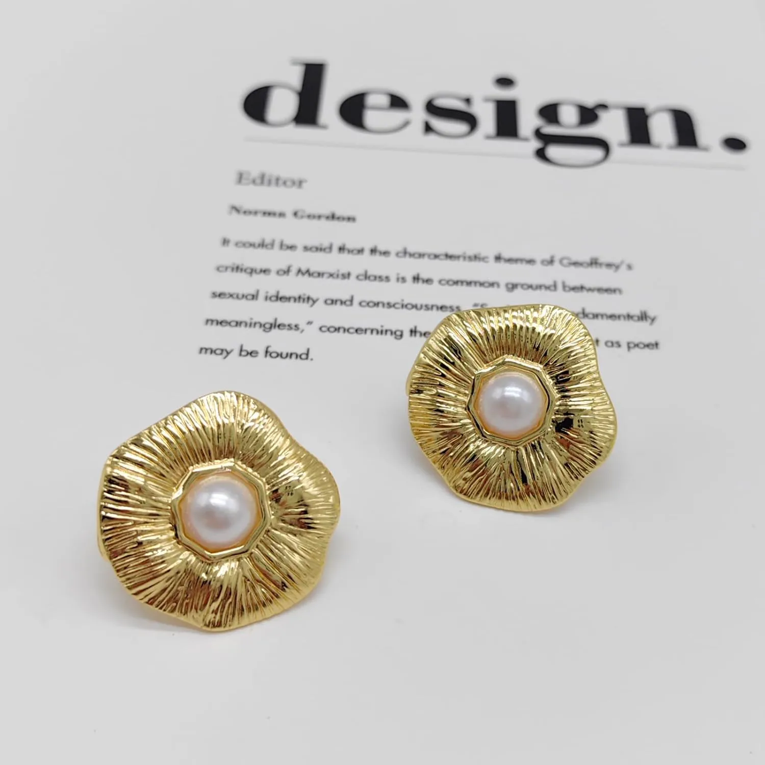 MUYUU Oval Stud Earrings, Gold Plated Stainless Steel, Lightweight Drop Earrings for Women Classic Fashion Jewelry