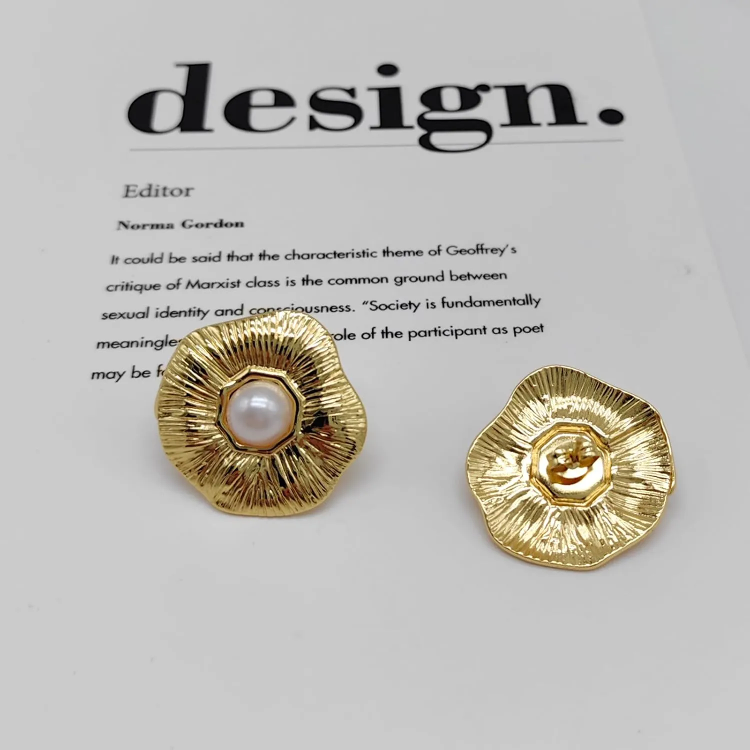 MUYUU Oval Stud Earrings, Gold Plated Stainless Steel, Lightweight Drop Earrings for Women Classic Fashion Jewelry