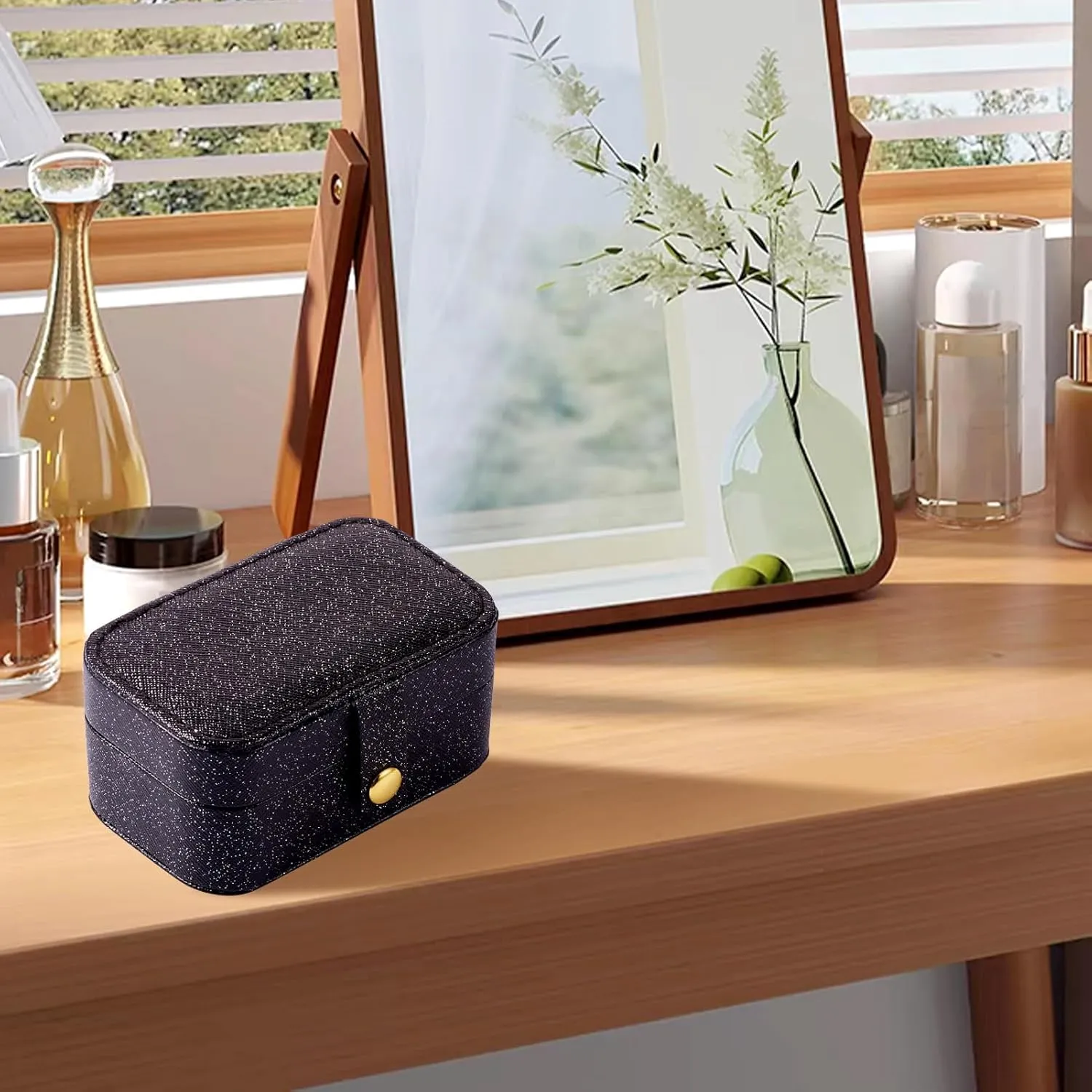 Portable Travel Jewelry Case Rectangle Small Jewelry Organizer Box PU Imitation Leather Jewelry Organizers and Storage for Women Rings Earrings Necklaces Black 9.4x5.8x5cm
