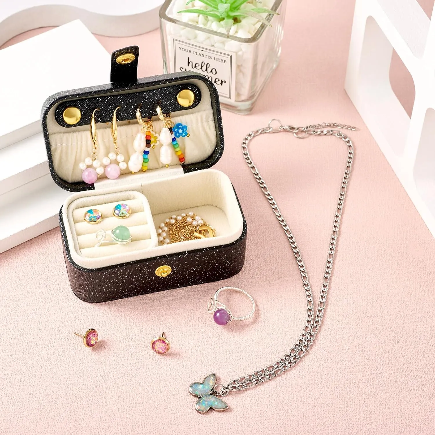 Portable Travel Jewelry Case Rectangle Small Jewelry Organizer Box PU Imitation Leather Jewelry Organizers and Storage for Women Rings Earrings Necklaces Black 9.4x5.8x5cm