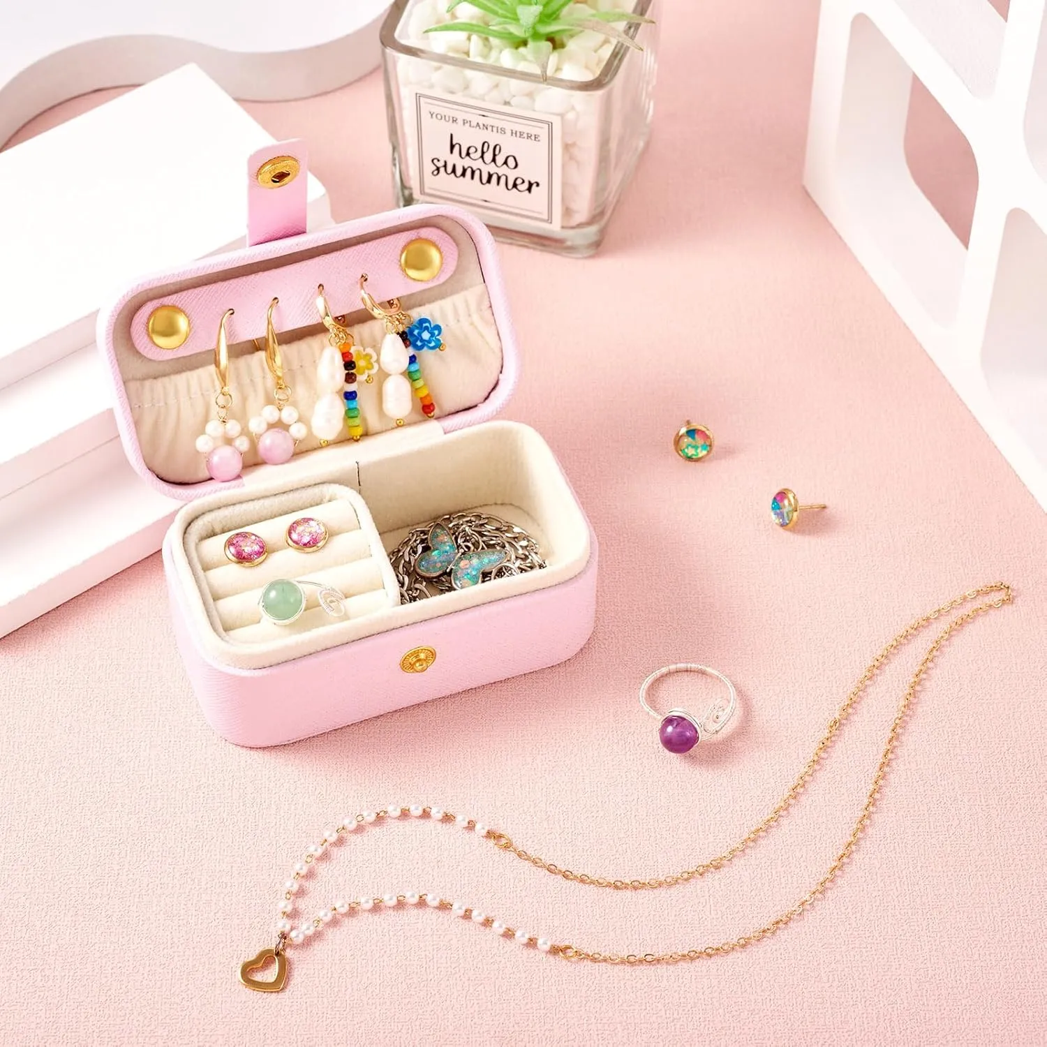 Portable Travel Jewelry Case Rectangle Small Jewelry Organizer Box PU Imitation Leather Jewelry Organizers and Storage for Women Rings Earrings Necklaces Pink 9.4x5.8x5cm
