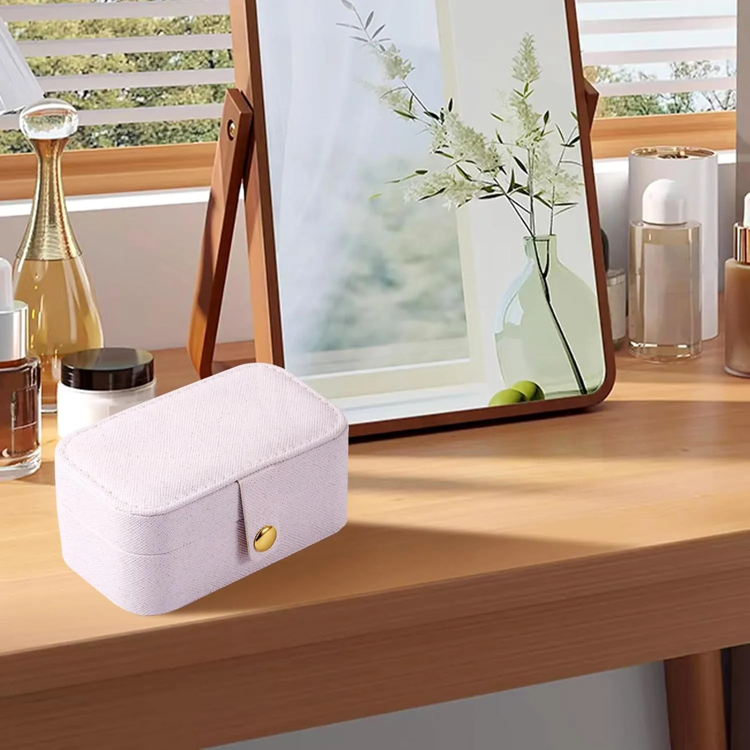 Portable Travel Jewelry Case Rectangle Small Jewelry Organizer Box PU Imitation Leather Jewelry Organizers and Storage for Women Rings Earrings Necklaces White 9.4x5.8x5cm