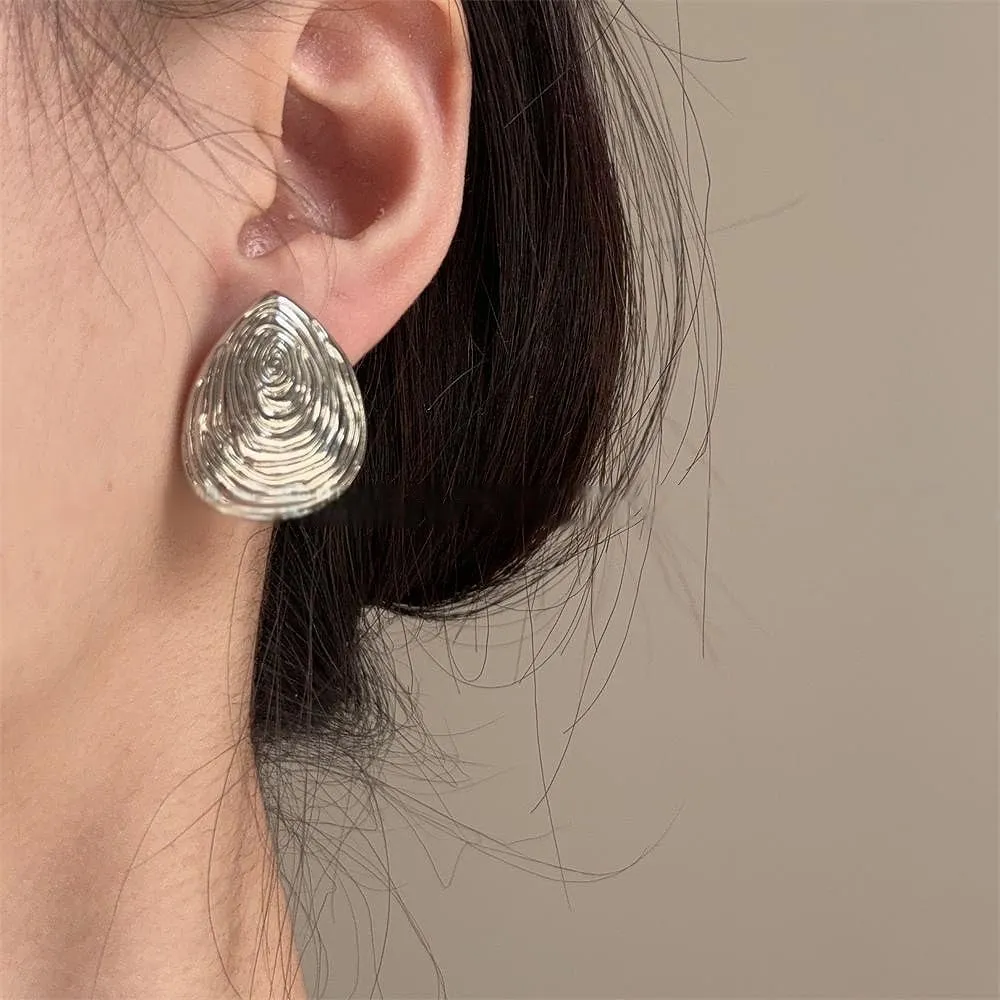 Textured Teardrop Seashell Stud Earrings for Women Gold Plated Hypoallergenic Minimalist Ocean Sea Conch Scallop Studs Earring Dainty Summer Beachy Y2K Party Jewelry