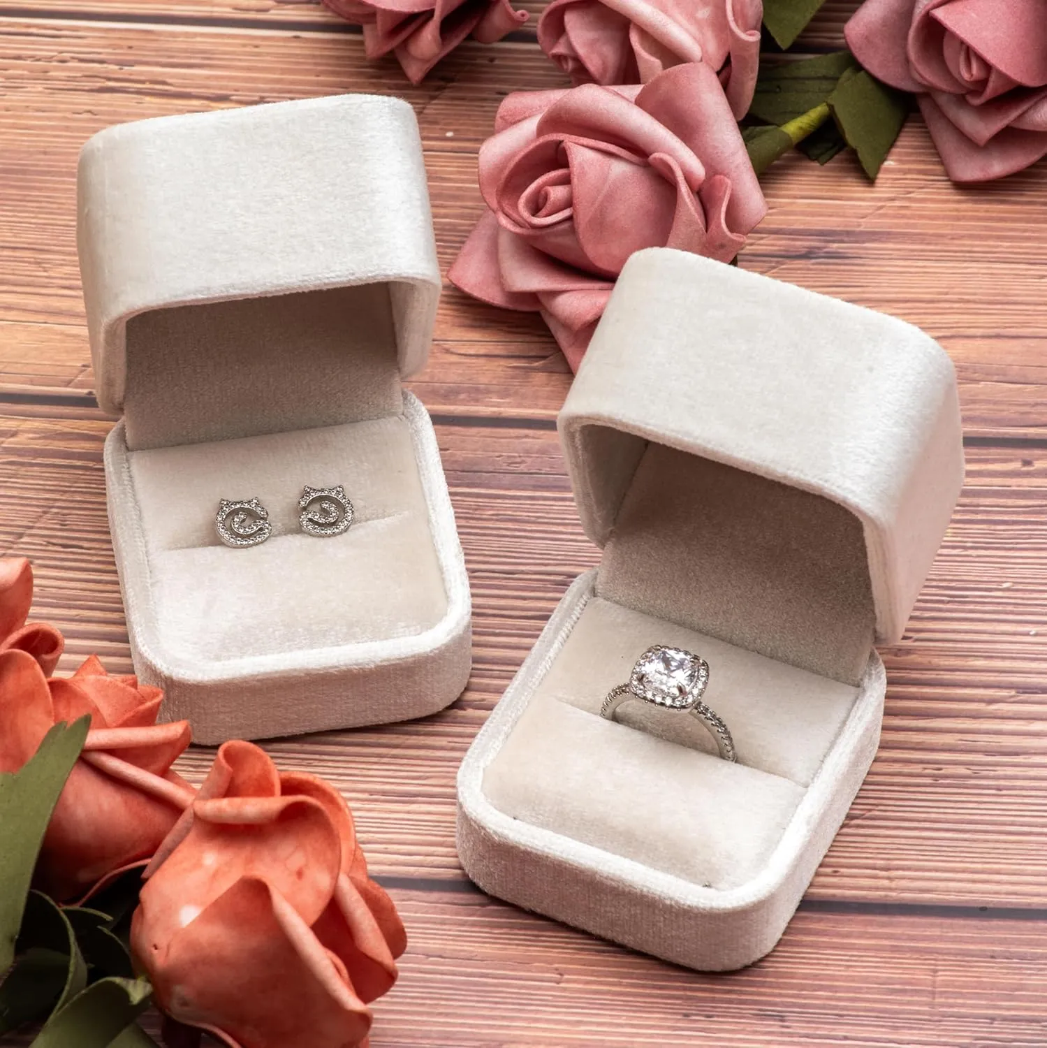 Velvet Single Ring Box Case Holder for Engagement Proposal Birthday Wedding,Jewelry Ring Box Jewelry Packaging Box (Beige)