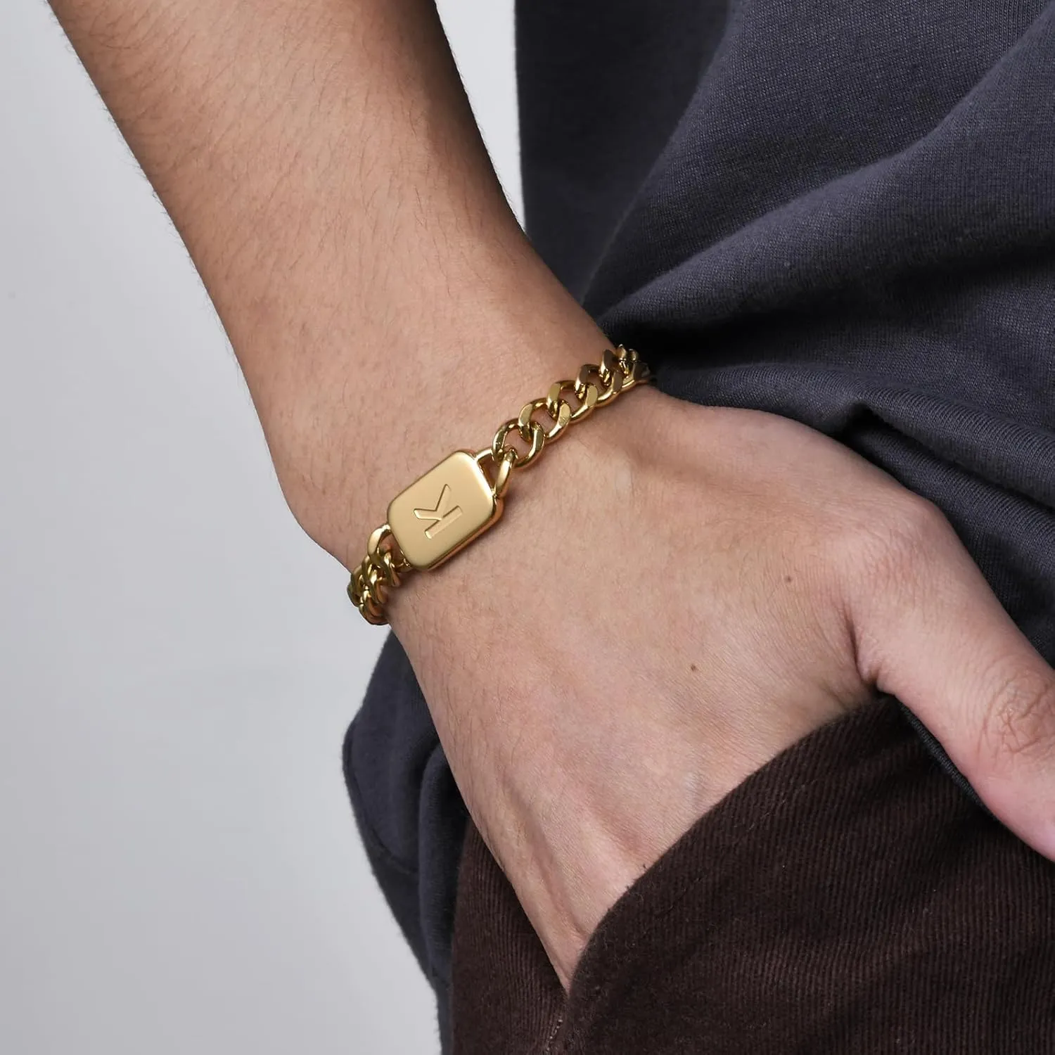 VNOX Initial Bracelet for Men Boys - Simple Mens A-Z Letter Cuban Link Chain Bracelets, Adjustable Solid Stainless Steel Jewelry Gifts for Men Dad Boyfriend