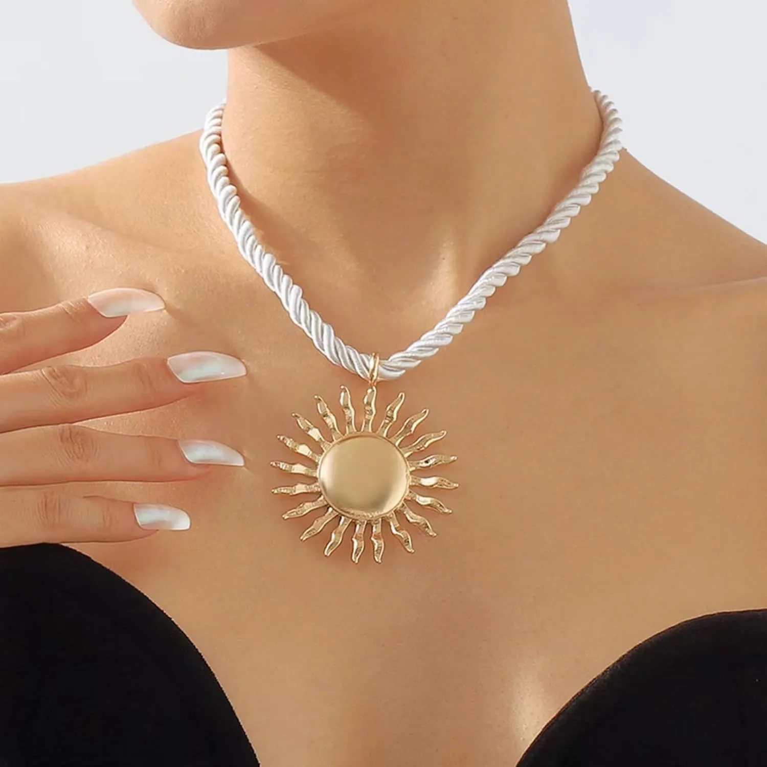 Women Seashell Charm Beach Jewelry Sets Shells/Suns/Star/Flowers/Snails Necklace 2024 Ocean Vacation Beach Retro Fashion Earrings Necklace Summer Women Gift