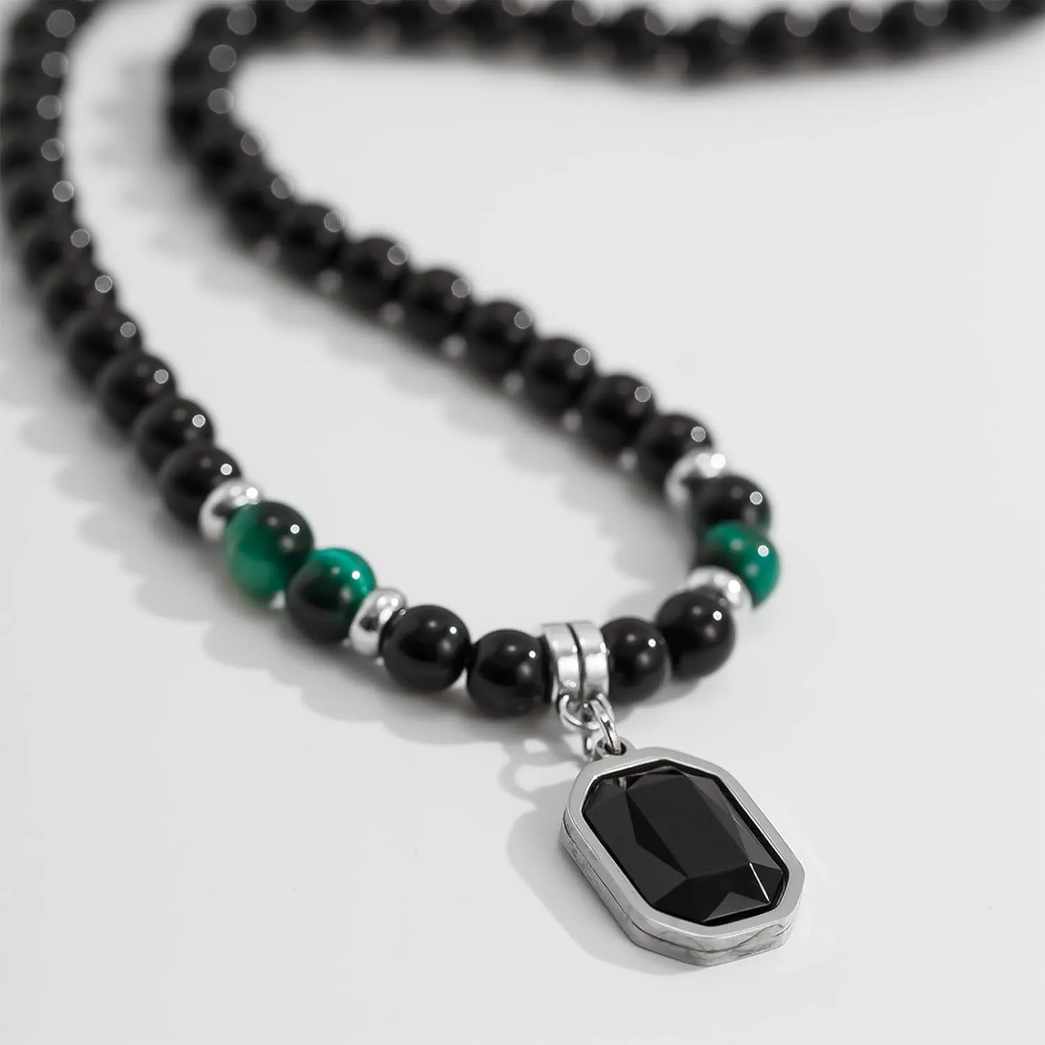 YANCHUN Necklace for Men Chains Puka Shell Black Beaded Necklaces Beach Seashell Necklace Jewelry for Men Birthday Father Day Gifts for Dad Husband